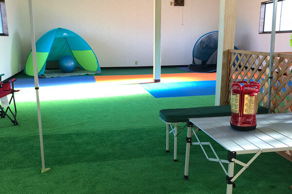 山梨で雨の日に遊べる室内ドッグラン県内随一のペットケア設備：テディーハウス
